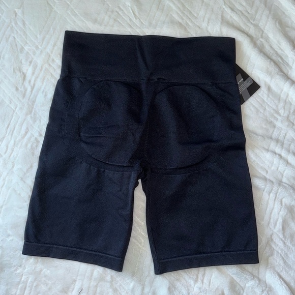 Bo & Tee Biker Shorts - Picture 3 of 8